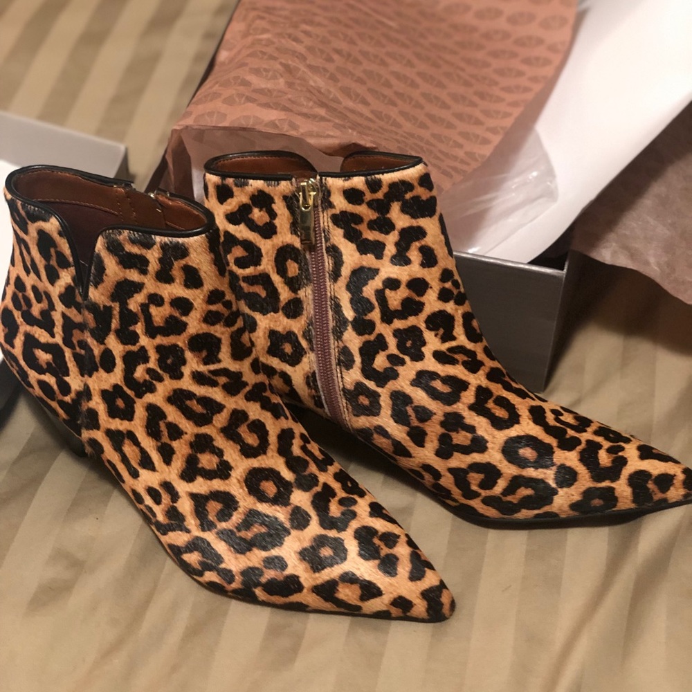 New Franco Sarto “Dare” bootie size 10